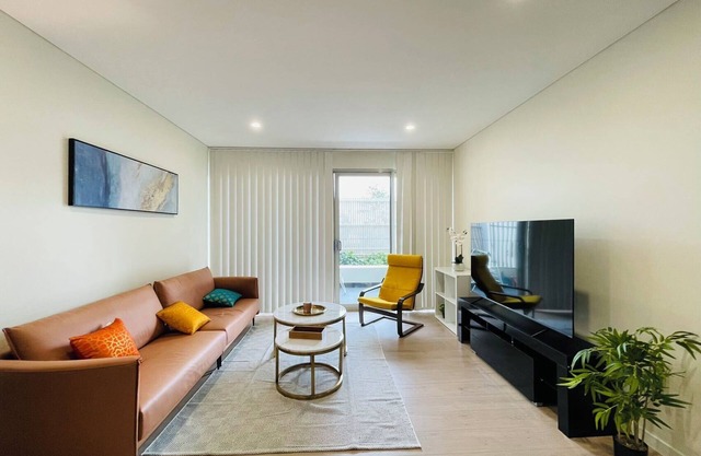 Botany 2Br Apt near Airport/Bay/City with Parkingnnn