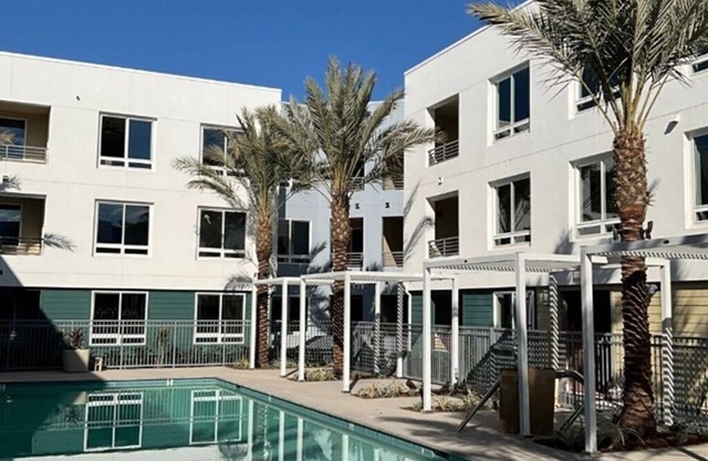 Bowen – Elegant 1BRs near Liberty Station with luxe finishes and style.