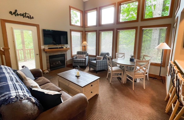 Boyne Mountain, Disciples Ridge Condo, Sleeps 18