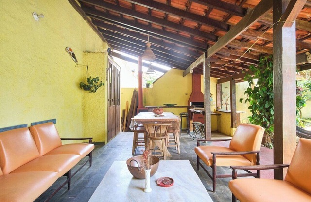 Beautiful house in gated community with swimming pool in the middle of the Atlantic forest