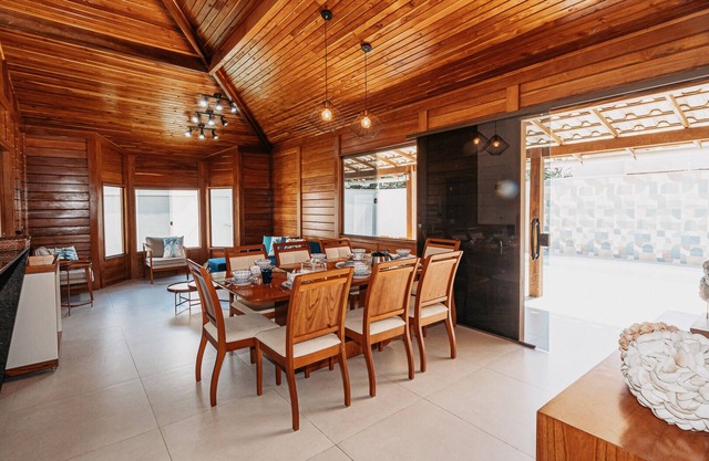 Casadecastelhanos 50M Praia, 4suítes C/ar, Lazer Ideal Para Família com Criança