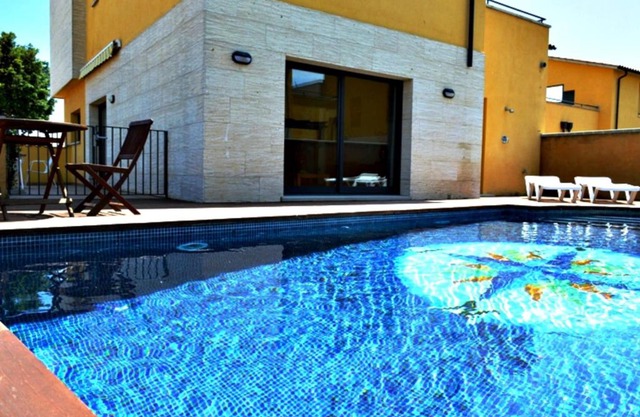 BR1 casa con piscina a 800m de la playa