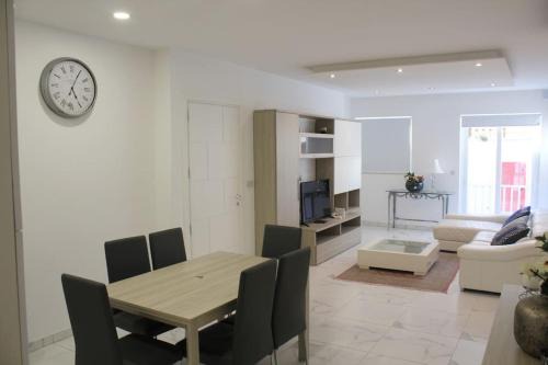 Brand new modern 2 bed 2 bath apt in St Julian's