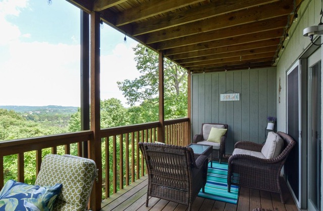 Branson Treehouse Retreat 2 Bedroom Condo