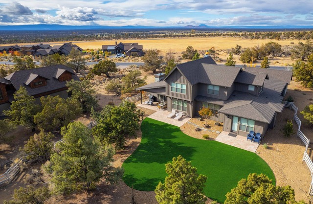 Brasada Quail Run - Sleeps 10, Bicycles, PingPong, Yard, Bonus room