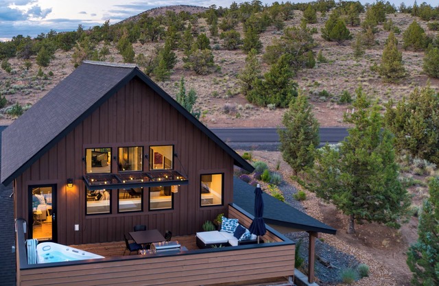 Brasada Ranch Retreat | Hot Tub + Views | Resort Access w/Pools | Hat Rock Loop