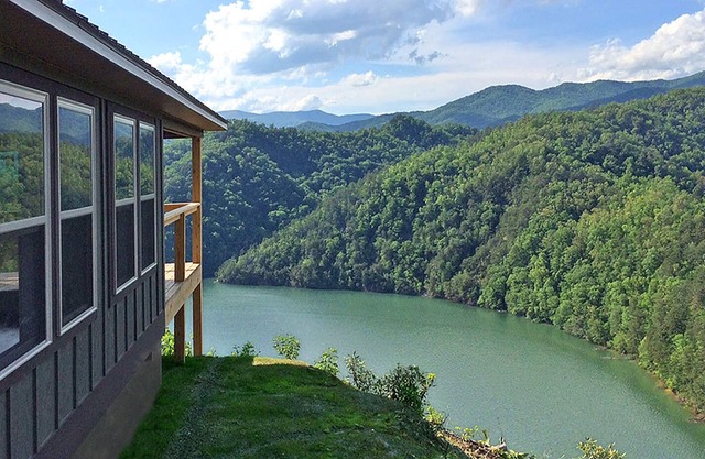 Breathtaking Views of Mountains & Lake - Peaceful Haven - Fragrance Free
