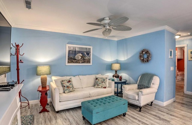 Breezy Murrells Inlet Condo with Deck Walk to Beach