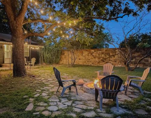 Bright 3BR with Fire Pit and Near Convention Center