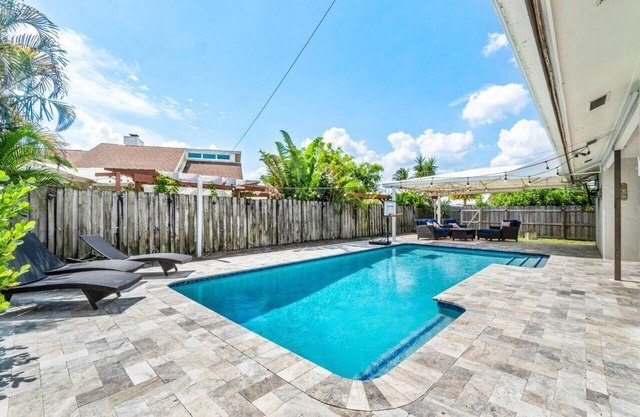 Bright and Comfy ~ 5 Star Location ~ Heated Pool