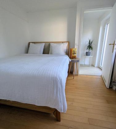 Bright and cozy ensuite