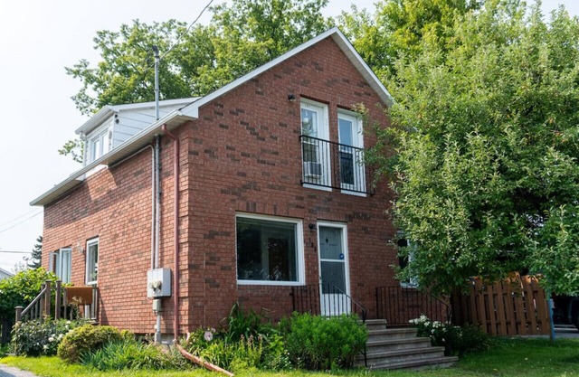 Bright and Lofty 2BR in Gatineau