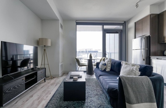 Bright Downtown 1BR w/Pool & Business Lounge, near Dining, by Blueground