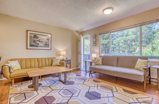 Bright, Open Creekside Oceanview Condo is Steps from Beach, Dining, Golf!