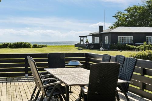 Bright Summer House With Sea View In Vejlbyfed