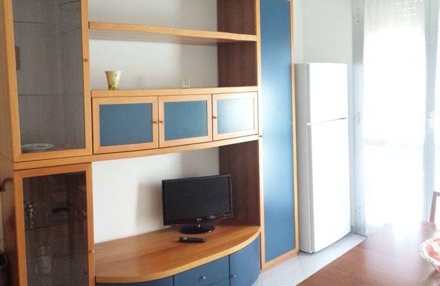 Bright three-room apartment, convenient to the center and services (Cod. Citra 009002-LT-0012)