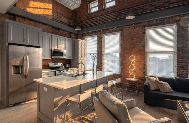 BUBBLES FANTASY SUITE Explore OTR and Rhinegeist