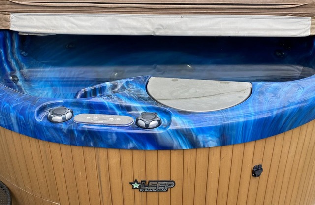 Buckeye condo with hot tub and pool table