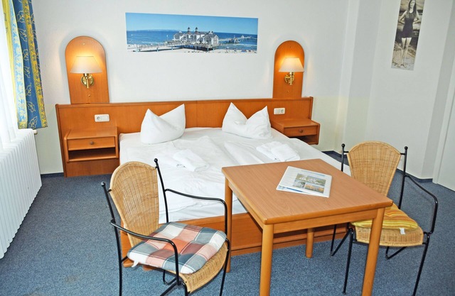 Budget room with shower/WC on corridor 22 - Wilhelms Hostel in Ostseebad Sellin