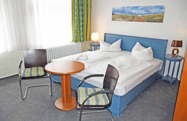 Budget room with shower/WC on corridor 28 - Wilhelms Hostel in Ostseebad Sellin