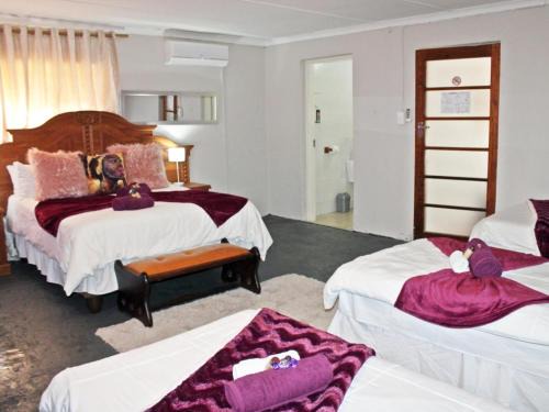 Bun Clody Manor - Guest House & Coffee Shop