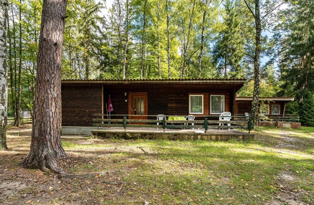Bungalow '6 - Finnhütte' with Private Terrace and Shared Garden
