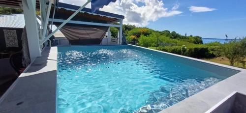 Bungalow accueillant à Bouillante avec piscine privée