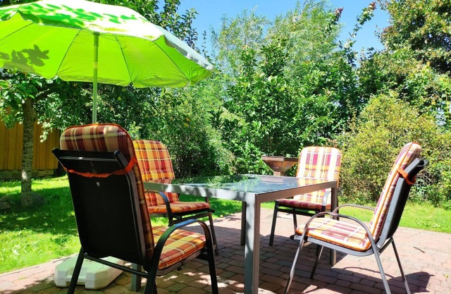 Bungalow with terrace and playground near the Baltic Sea