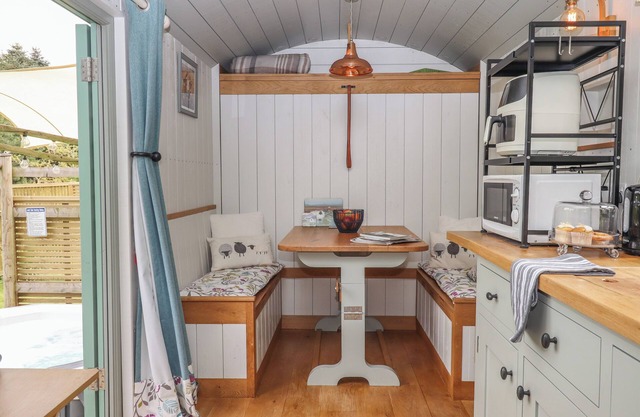 Burr 1 Shepherds Hut
