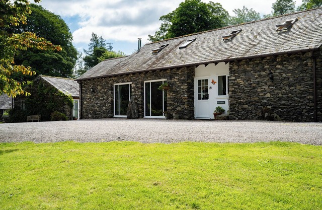 Butterfly Cottage In an Idyllic Riverside Location, Lake District Nation Park