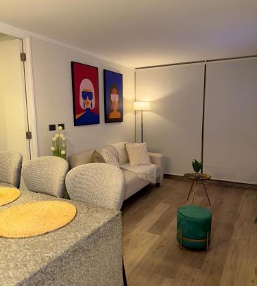 Cómodo y amplio depa con estacionamiento