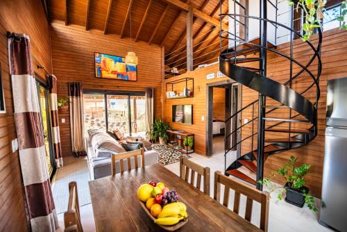 Cabana Perfeita a 800m da Praia - Lareira externa, Quintal Amplo, Pet Friendly, Ar condicionado, Netflix e Conforto completo