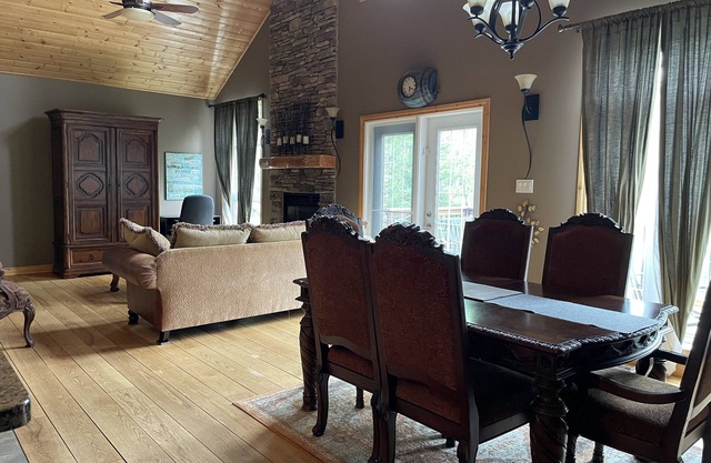 Cabin 240 - Riding Mountain Luxury Cabins