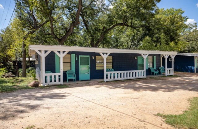 Cabin 3 - Cabin near the pool and arcade