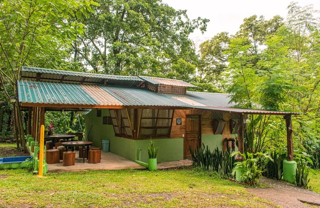 Cabin with nice Outdoors in Puerto Viejo,Costa Rica.Caribbean Authentic Property