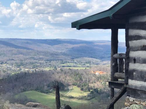 Cabin Lookout Mountain