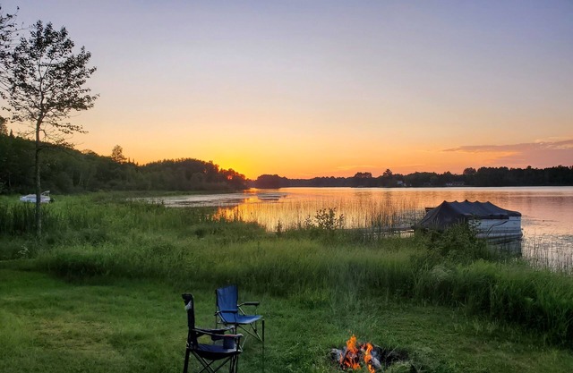 Cabin on lake close to ATV & snowmobile trails