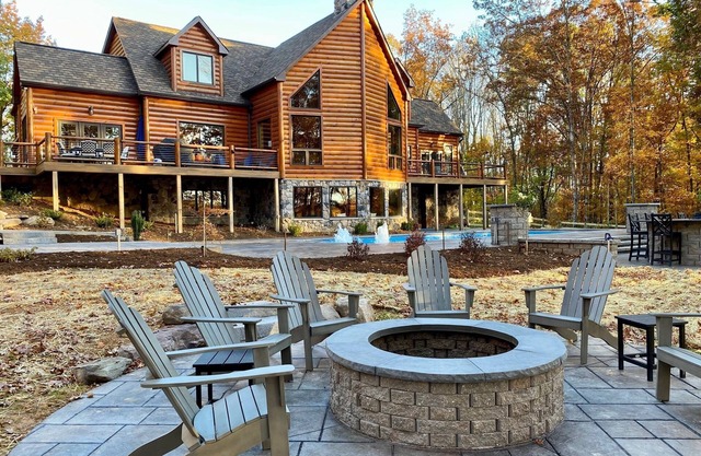 Cabin, Pool, Hot Tub, Wineries and Mountains Oh My!