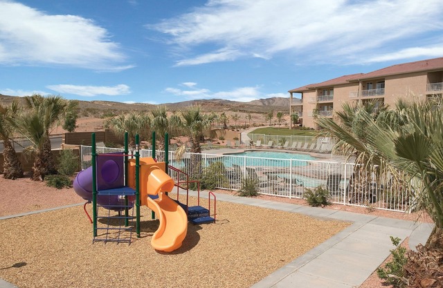 Cactus gardens, sandstone spires and rich pioneer history!