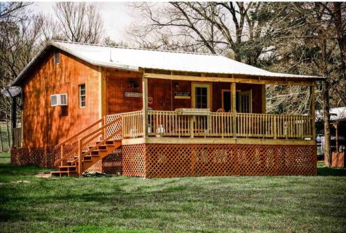 Caddo Cabin on Collier Creek