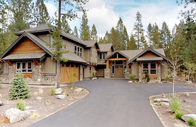 Caldera Springs Escape with Hot Tub, BBQ & Game Room