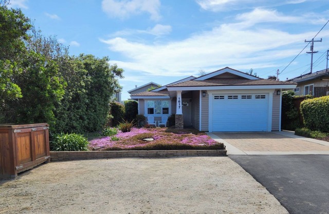 California Craftsman beach cottage!