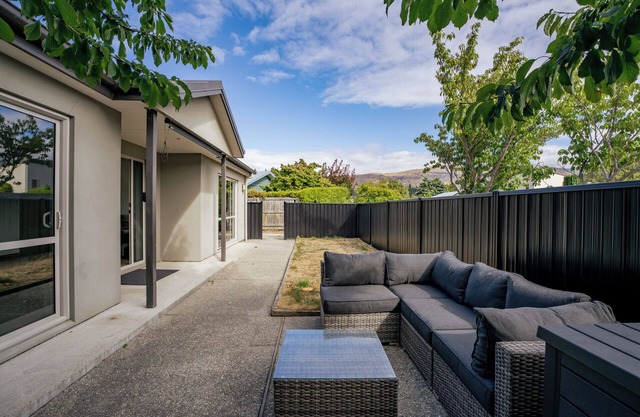 Calm at Leitrum - Cromwell Holiday Home