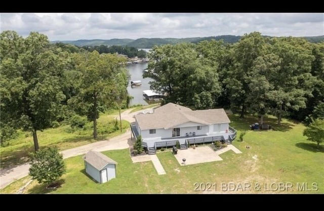 Camdenton Resort - 7 bedroom 3 bathroom house.