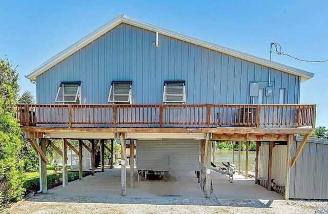 Camp COCO 4-bed, 4 bath in Fisherman's Paradise!