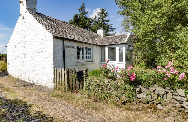 CAMPHILL, pet friendly, with open fire in Kirkcudbright