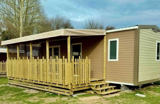 Camping 3 étoiles - Piscine - ccbbhhh