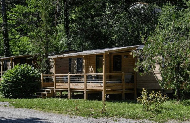 Camping 4 étoiles - Piscine - ccaifig