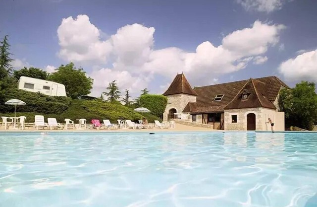 Camping La Paille Basse* - Mobile home Loggia 3 rooms 4/6 people