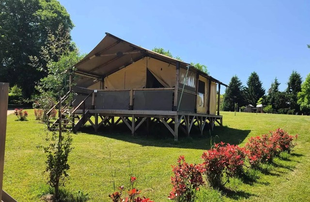Camping Ushuaïa Villages Le Bois Coquet * - Canvas Bungalow Bali - 2 bedrooms - 32m² (without bathrooms) 5 people